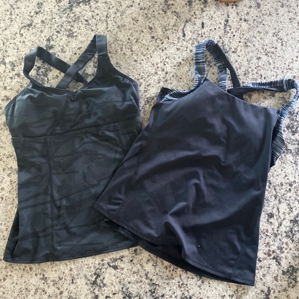 2 TYR black tankinis